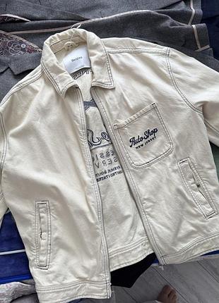 Оверсайз куртка із молочного джинсу