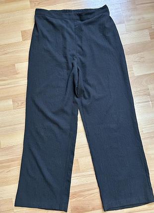 Чорні прямі брюки-жатка