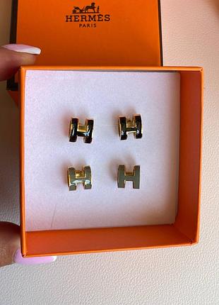 Сережки жіночі трендові пусети