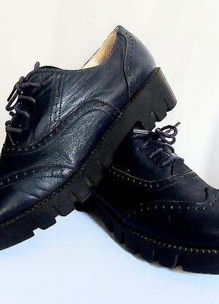 Кожаные женские туфли