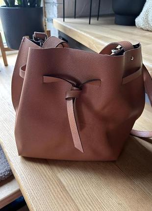 Шкіряна містка сумка 4