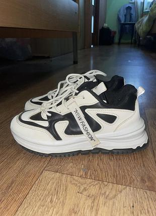 Кроссовки 36 р