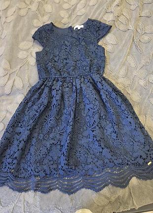 Нарядное платье для девочки как для школы так и дома прогулки