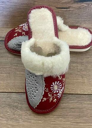 Кожаные тапочки с опушкой зимние, женские