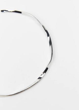 Класний мінімалістичний срібний чокер zara.