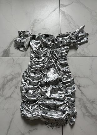 Жіноча сукня