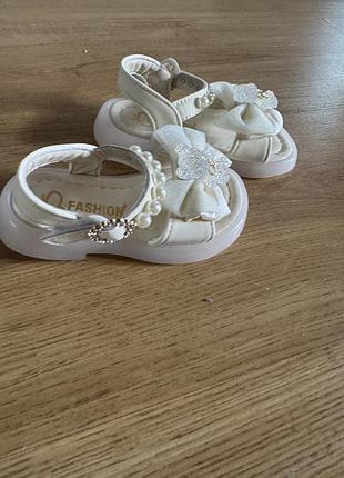 Босоніжки для дівчинки 3