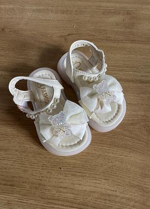 Босоніжки для дівчинки 2