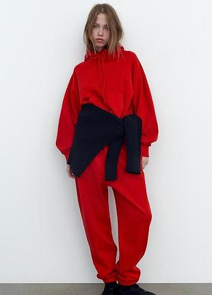 Класний червоний костюм  на флісі zara
🔥🔥🔥🔥🔥🔥🔥🔥🔥🔥🔥🔥🔥