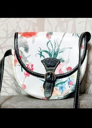 Маленькая сумочка с цветочным принтом