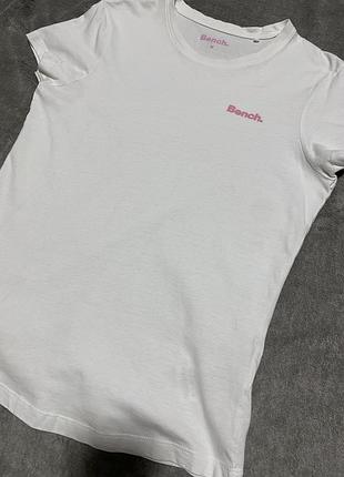 Біла футболка bench