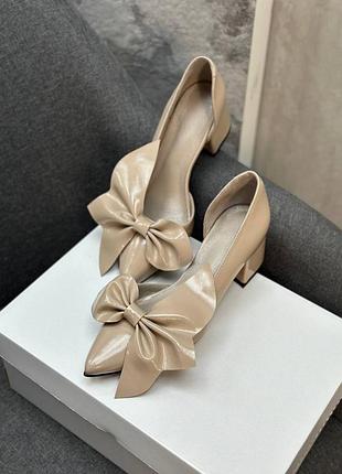 Лаковані нюдові бежеві туфлі човники вінтаж бант  великий