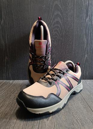 Кроссовки newcential 39- стелька 25 см