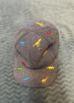 Кепка з рівним козирком