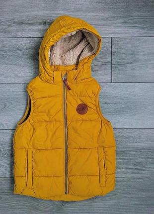 Жилетка , капюшон знімається