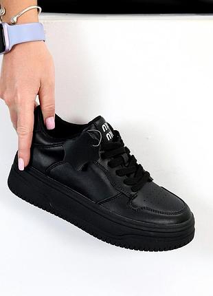 Натуральні шкіряні чорні кеди - кросівки на високій підошві