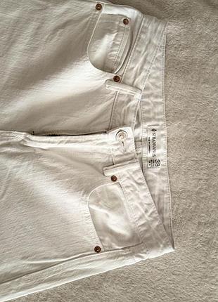 Ідеальні прямі білі джинси