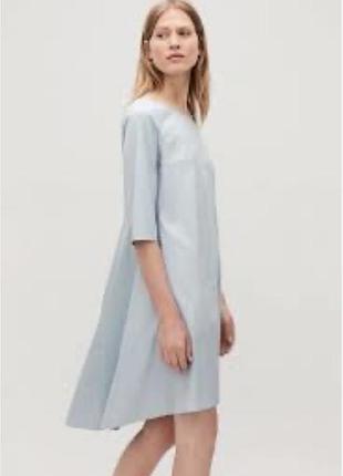 Блакитна сукня cos