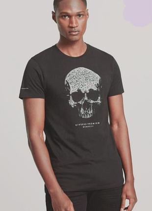 Дизайнерская футболка zara с рельефным черепом черного цвета размер- l