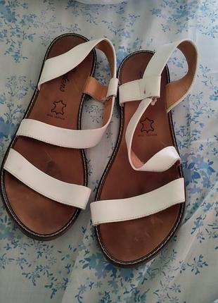 Босоножки женские