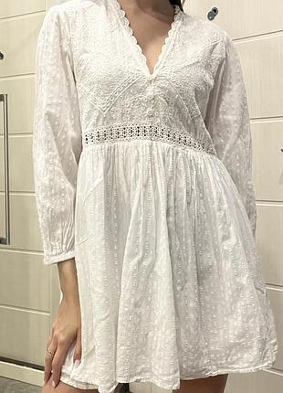 Льняна біла сукня