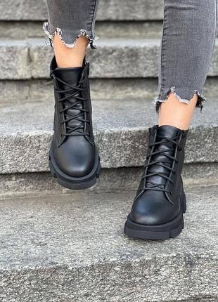 Ботінки жіночі