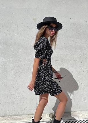 Сукня в квіти