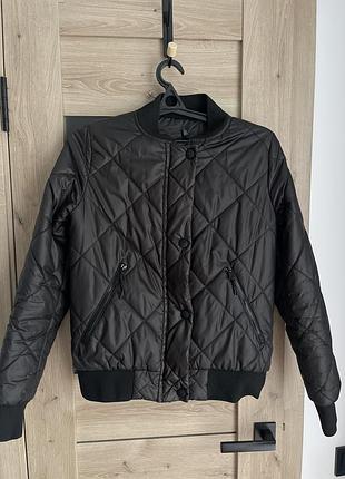 Стьобана куртка бомбер жіноча