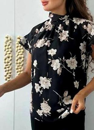 Елегантна блузка з зав'язками.