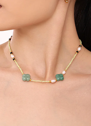 Ожерелье с натуральным зеленым аванюрином и жемчугом