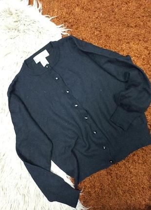 Полушерстяная стильная женская кофта черная jones wear, украшенная пуговицами со стразами.