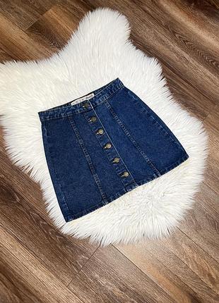 Стильна трендова спідниця джинсова на гудзиках коротка