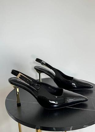 Чорні туфлі слінгбеки туфлі на каблуку чорні туфлі на підборах лаковані туфлі з золотом лакові туфлі на шпильці туфлі слінгбеки