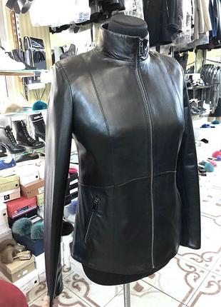 Подовжена шкірянка на стійку! класика