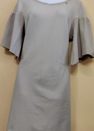 Шикарное бежевое платье от roberta biagi