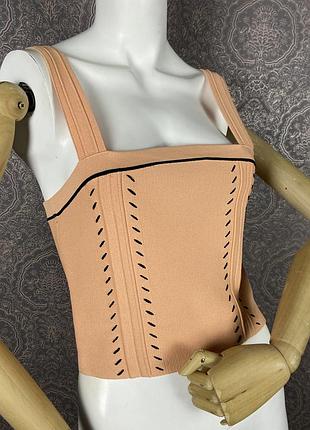 Sandro — вкорочений топ з щільного матеріалу