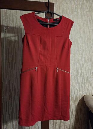 Красное платье до колена подойдет на размер m