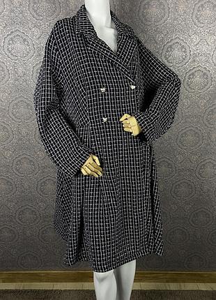 Shein —легке двобортне пальто великого розміру