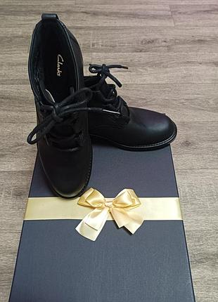 Кожаные брендовые ботинки