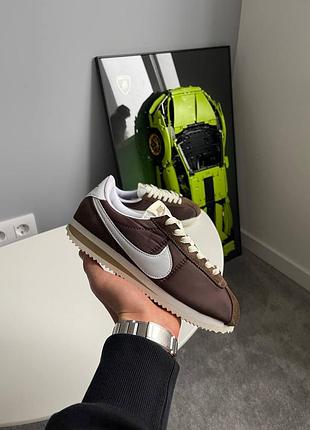 Женские кроссовки nike