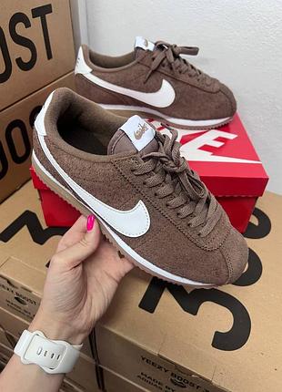 Женские кроссовки nike