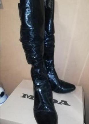 Вискооі шкіряні лакові сапоги з  хутром .