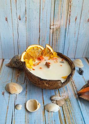 Свічка соєва у кокосі