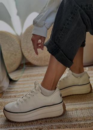 Жіночі білі кеди