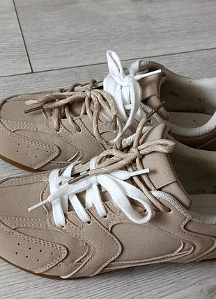 Кроссовки под известный бренд