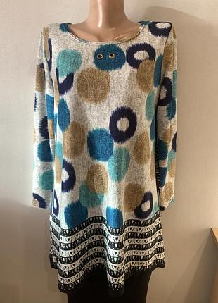 Стильная трикотажная туника в роскошном ярком принте
