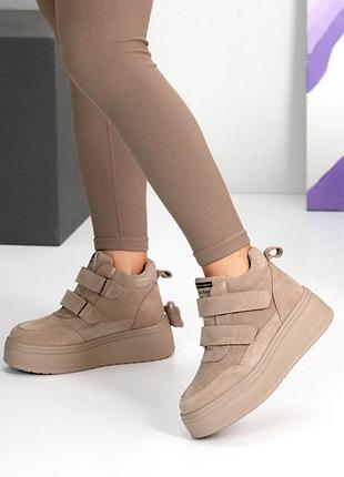 Стильні жіночі черевики