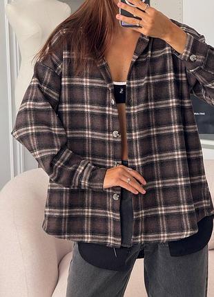 Жіноча тепла байкова сорочка у клітинку на ґудзиках оверсайз