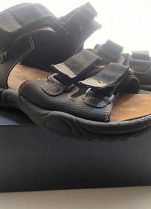 Фінальний розпродаж літа. нові фірмові шкіряні чоловічі сандалії