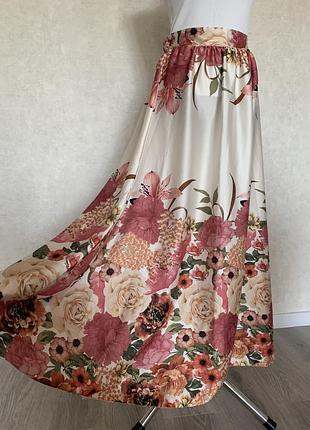 Сатинова атласна спідниця в квітковий принт s - м розмір